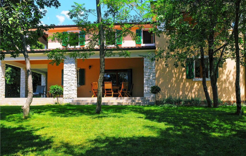 Photo of Buildings in Stanisovi