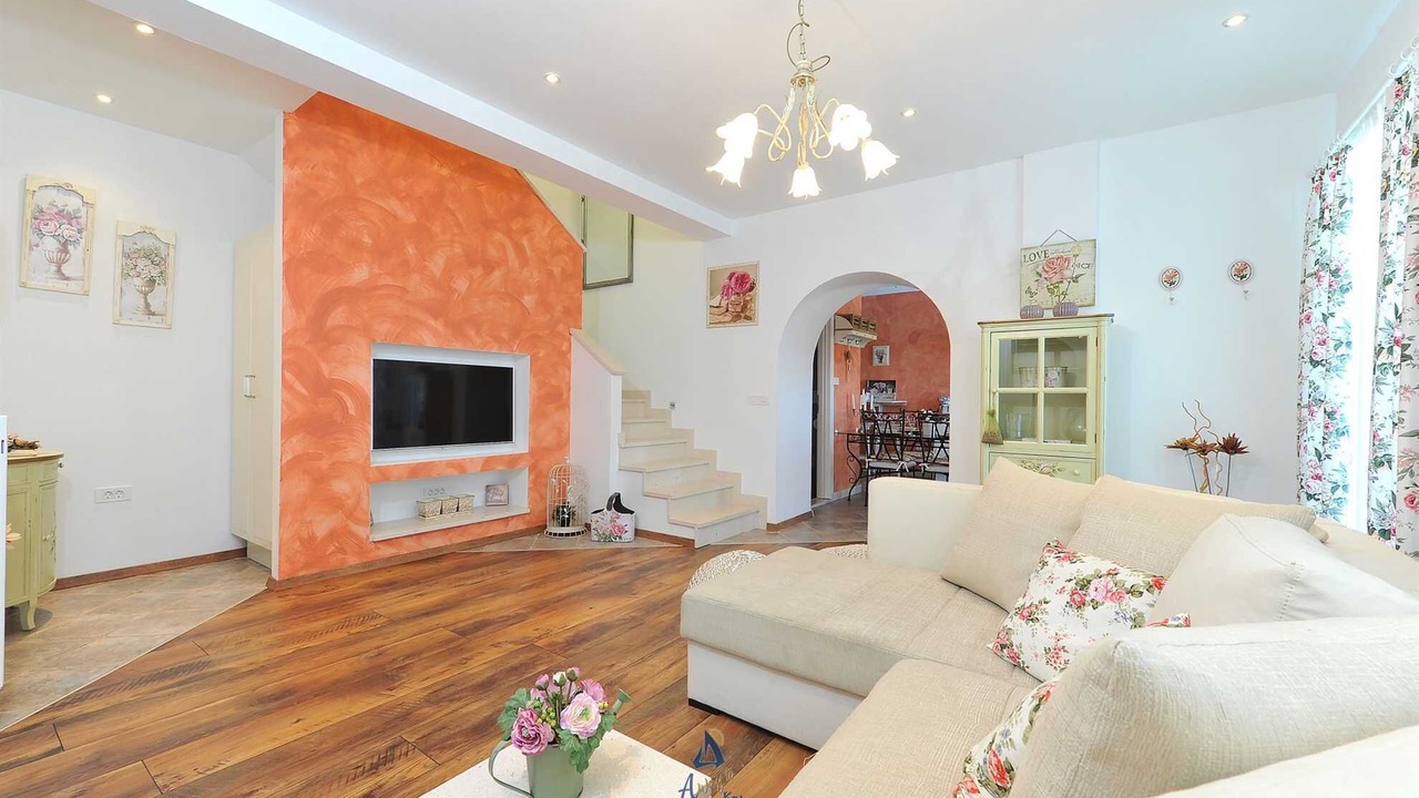 Photo of Livingroom in Pobri
