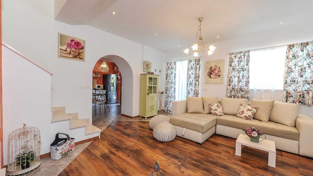 Photo of Livingroom in Pobri