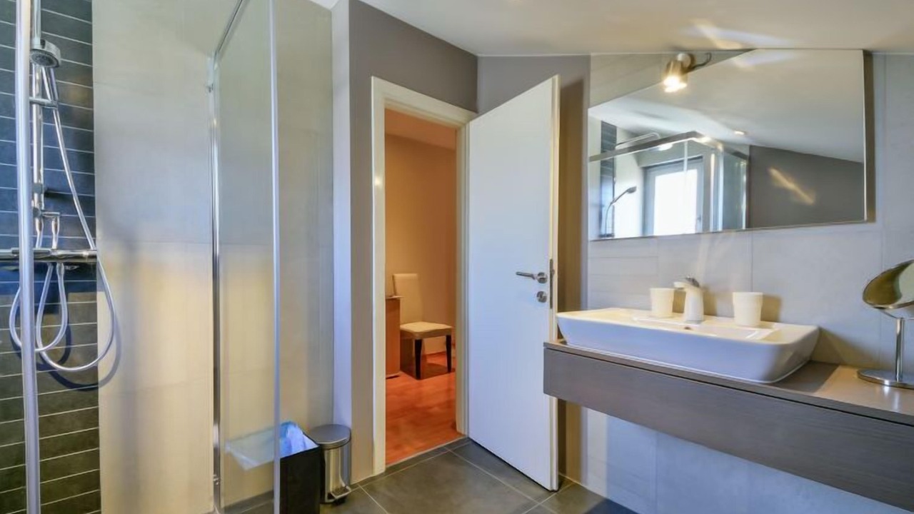 Photo of Bathroom in Sarsoni