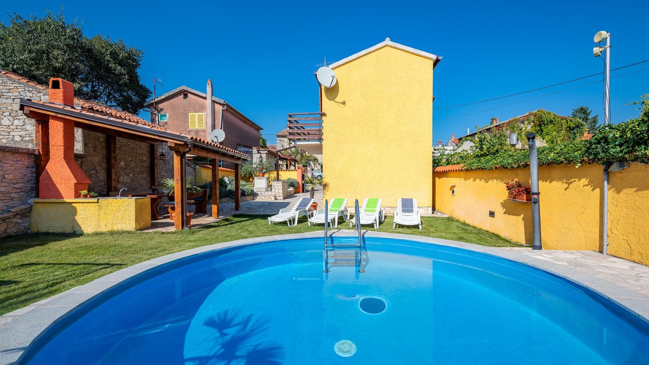 Photo of Outdoor in Mali Vareski