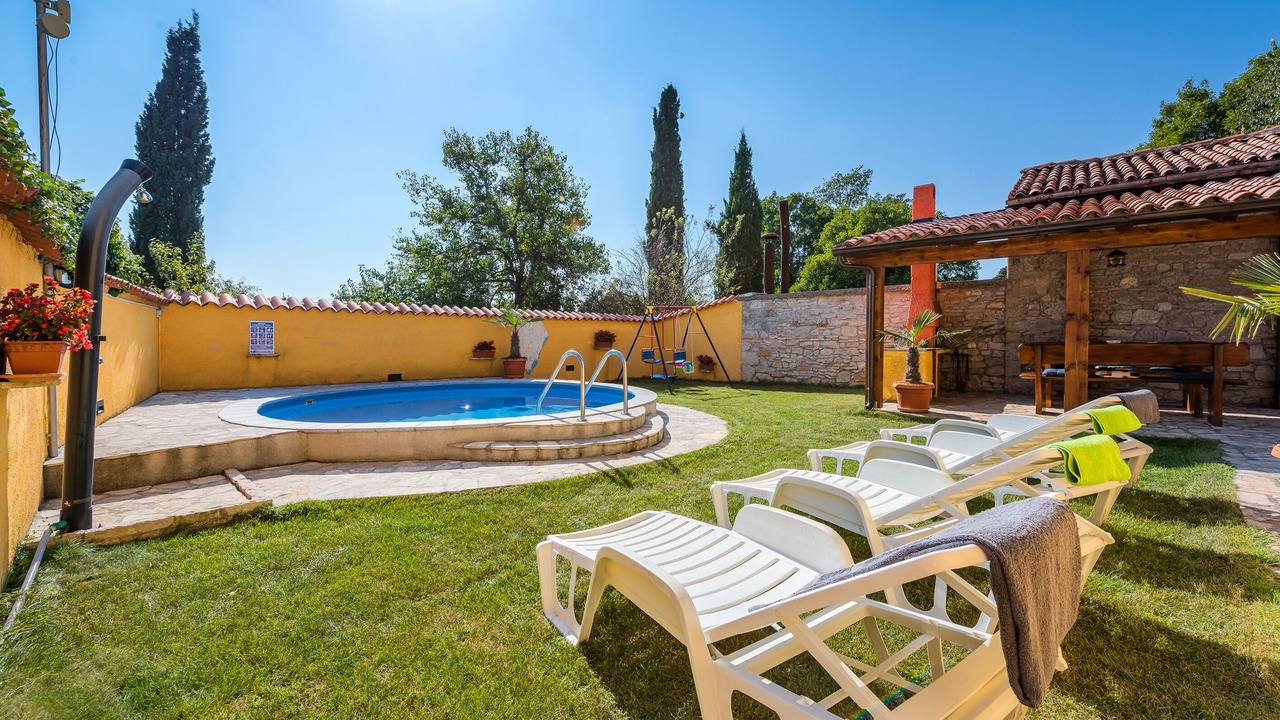Photo of Outdoor in Mali Vareski