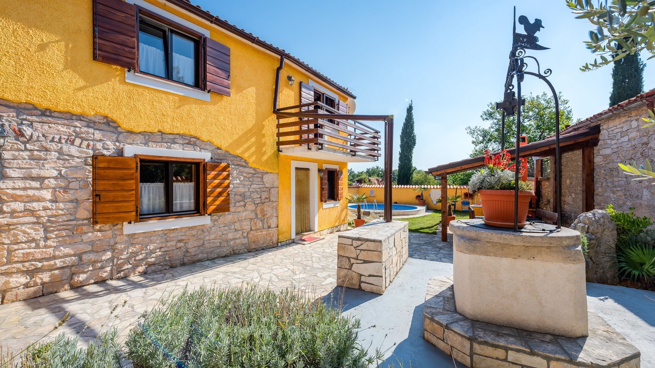 Photo of Patio Balcony in Mali Vareski