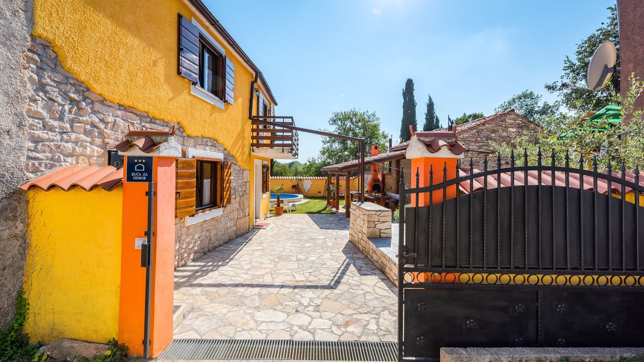 Photo of Outdoor in Mali Vareski