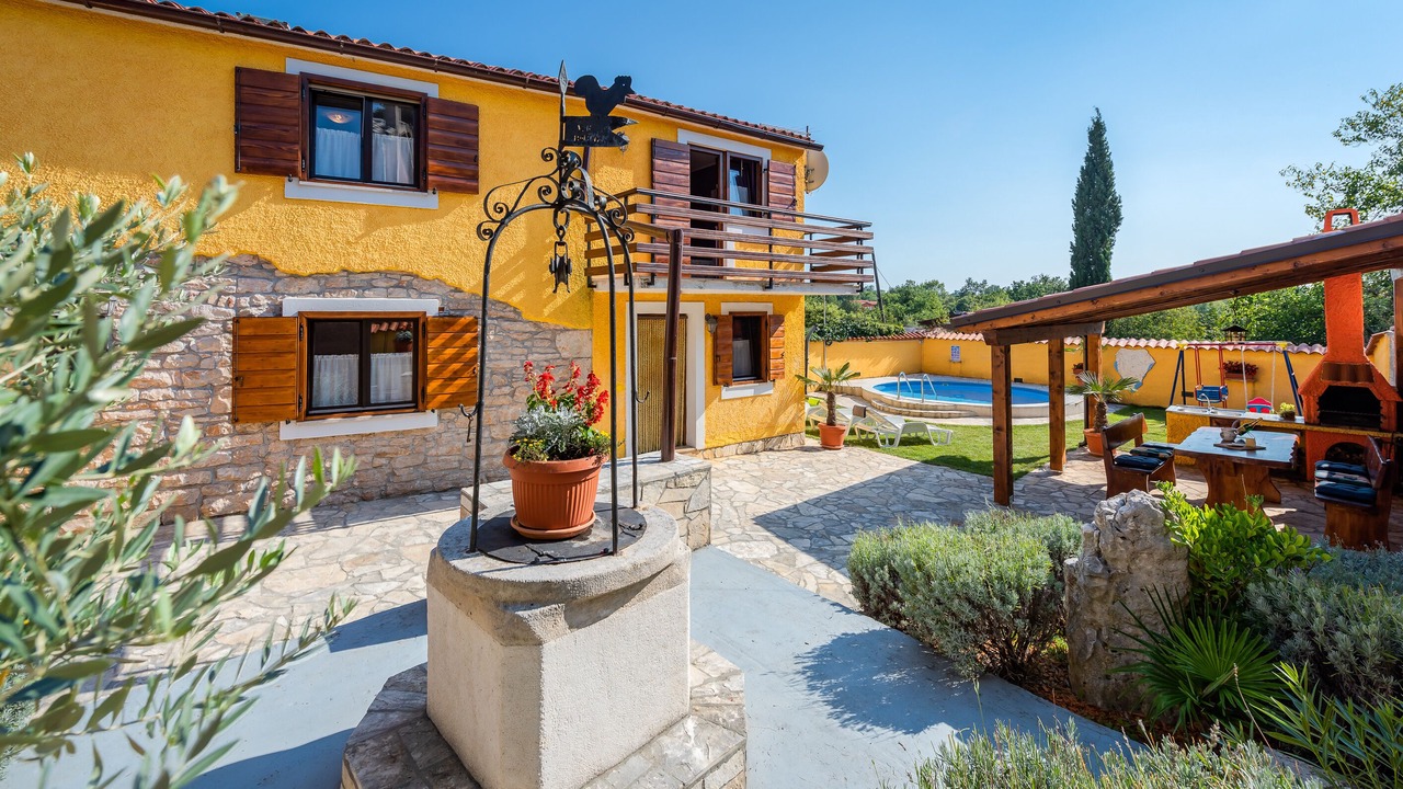 Photo of Outdoor in Mali Vareski