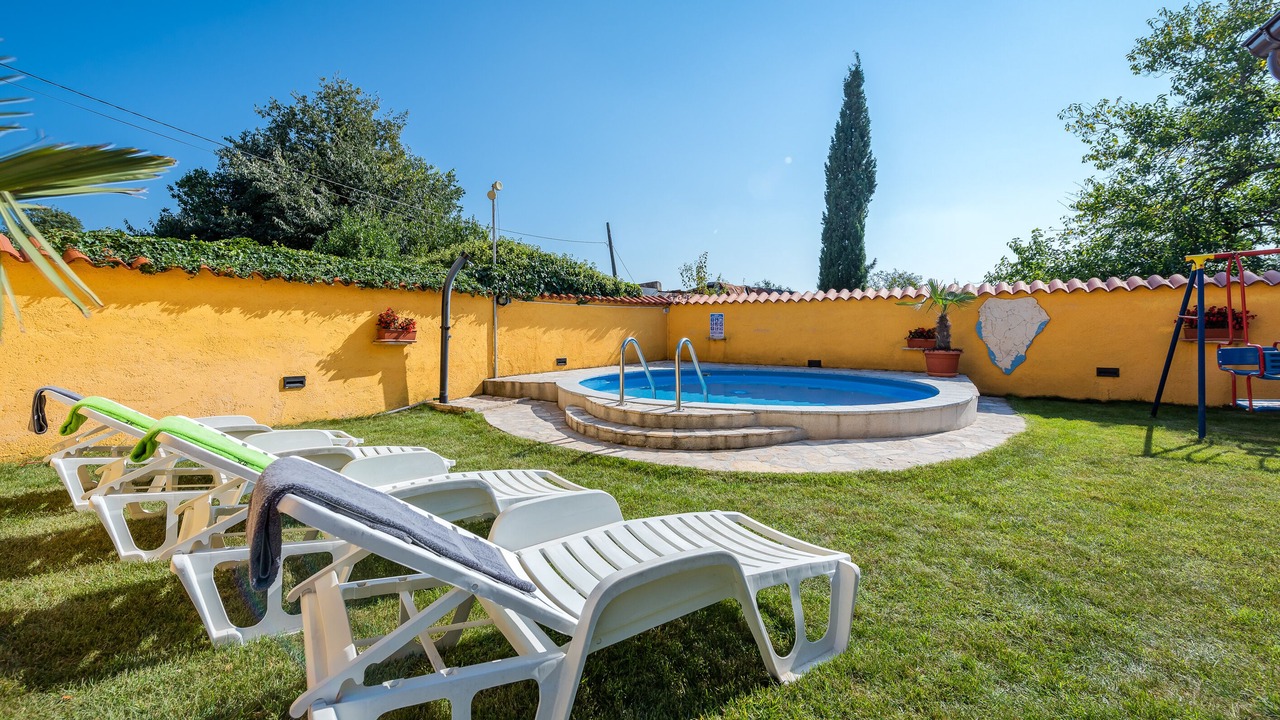 Photo of Outdoor in Mali Vareski