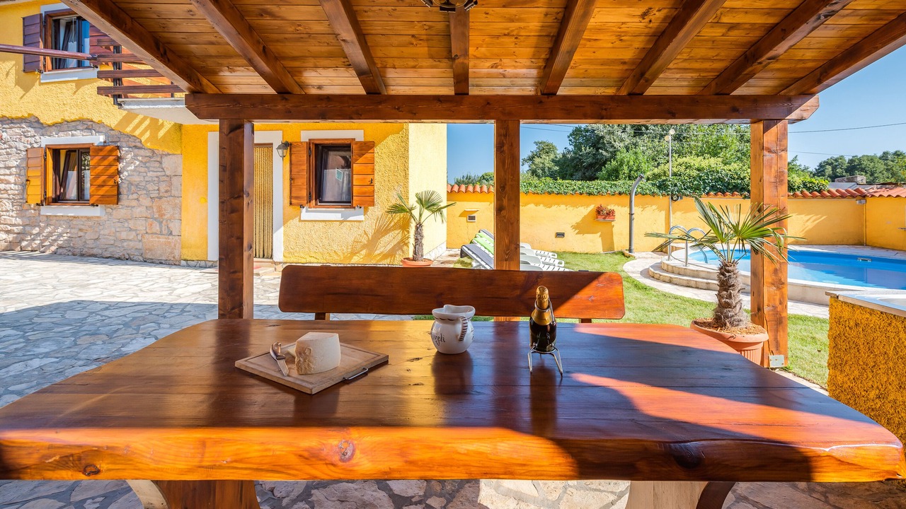 Photo of Outdoor in Mali Vareski