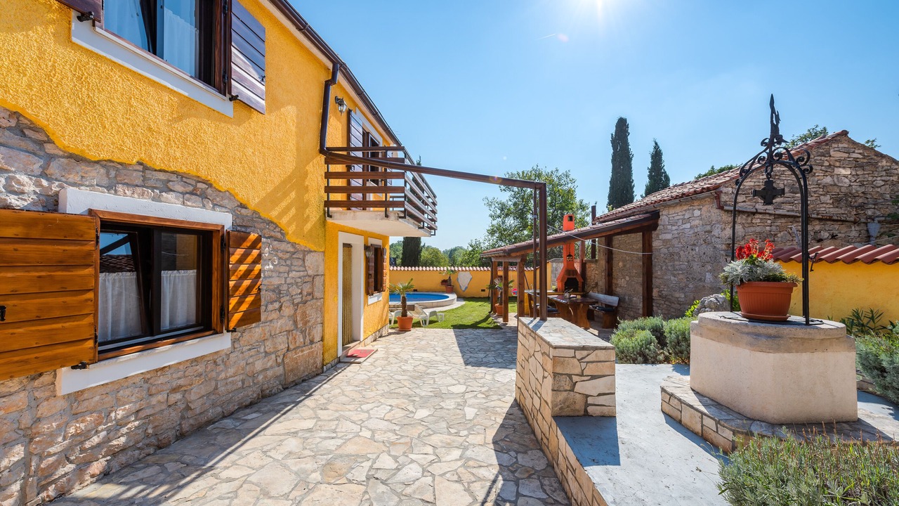 Photo of Patio Balcony in Mali Vareski