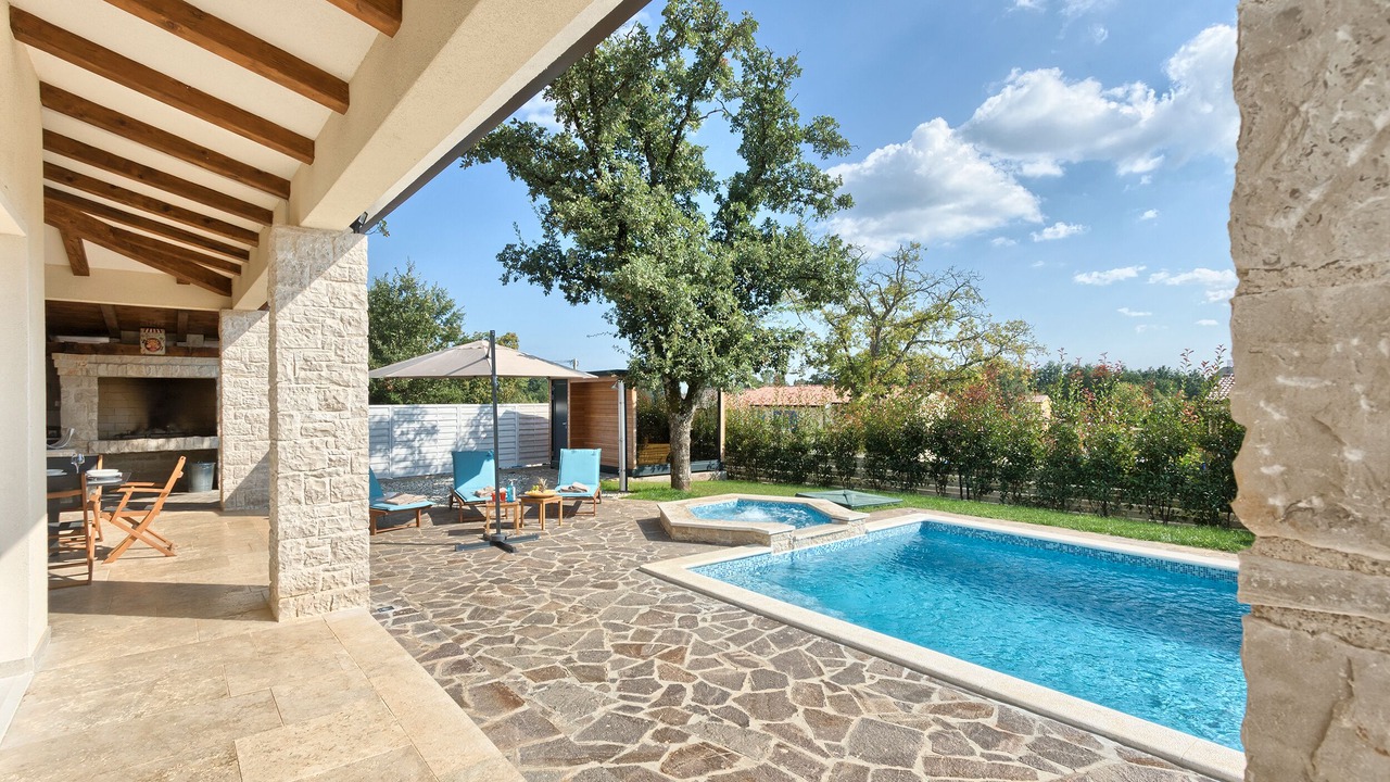 Photo of Outdoor in Muzini