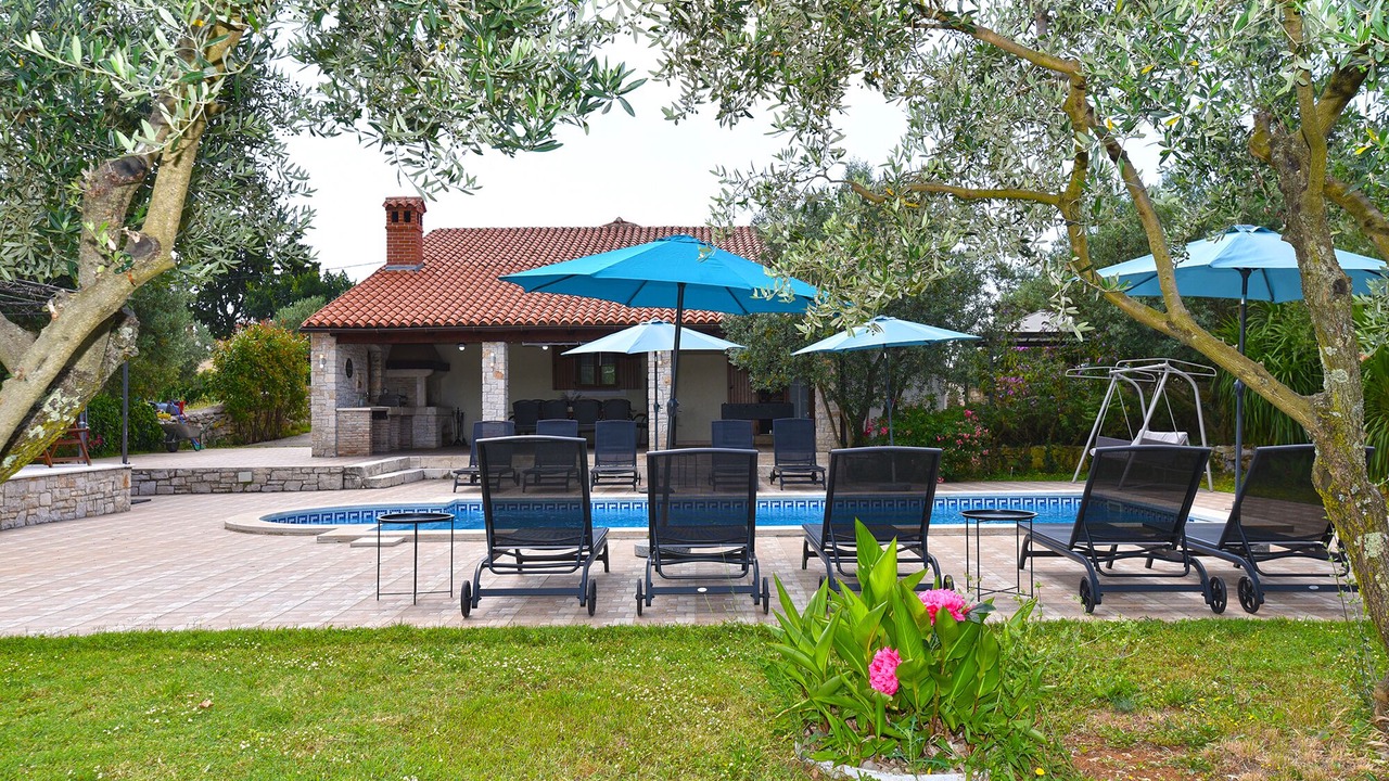 Photo of Outdoor in Kavran