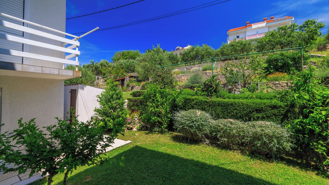 Photo of Outdoor in Banjol