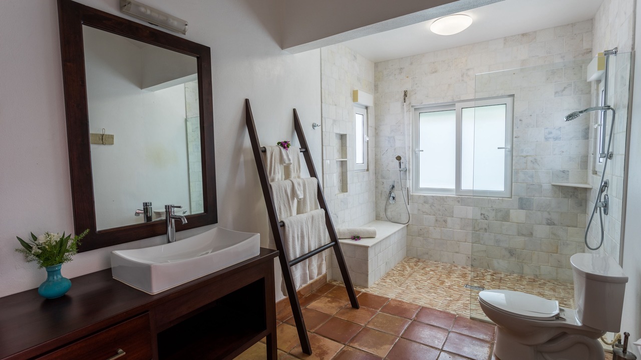 Photo of Bathroom in Blowing Point