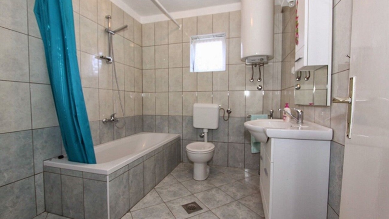 Photo of Bathroom in Kampor