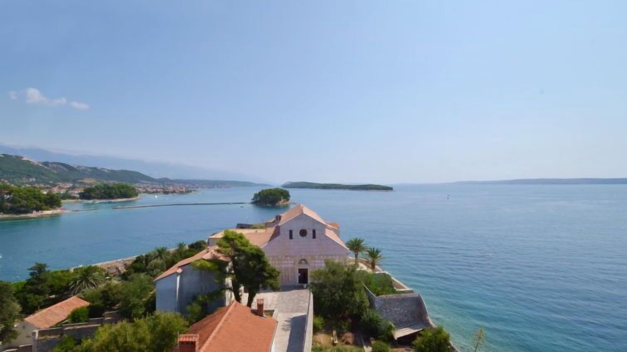 Photo of Outdoor in Banjol