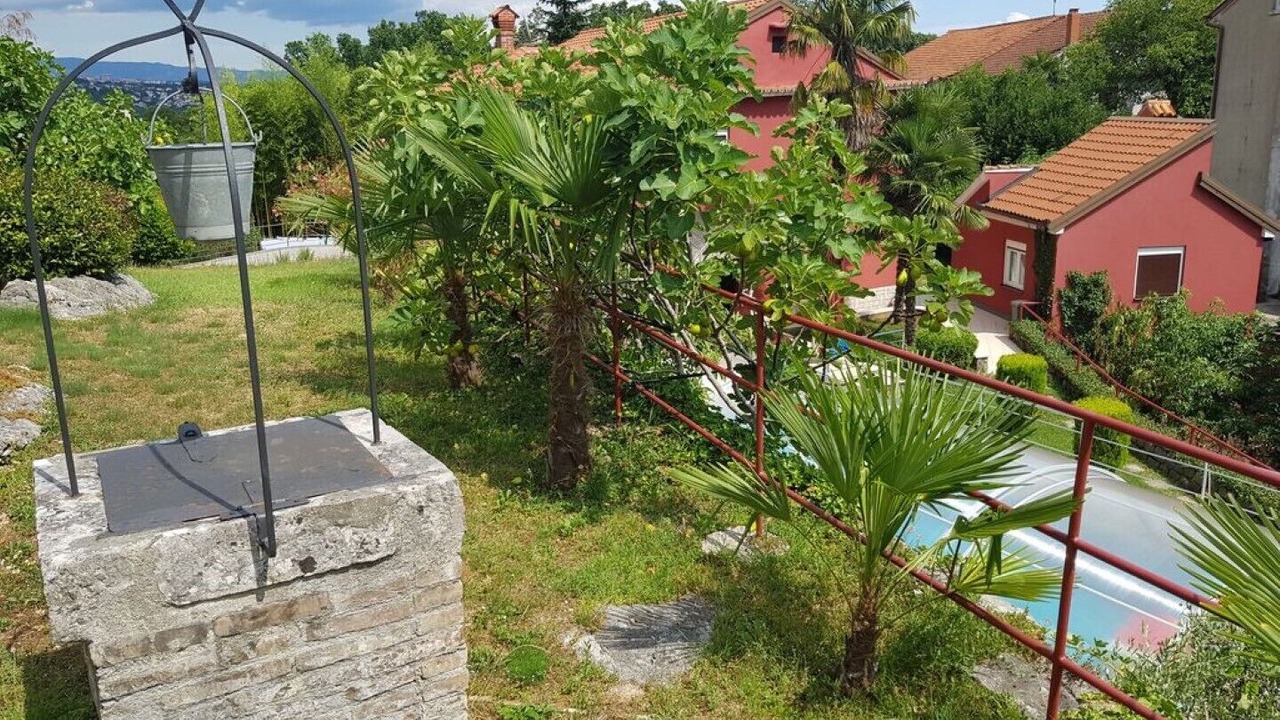 Photo of Outdoor in Pobri