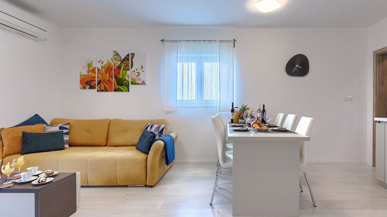Photo of Bedroom in Loborika