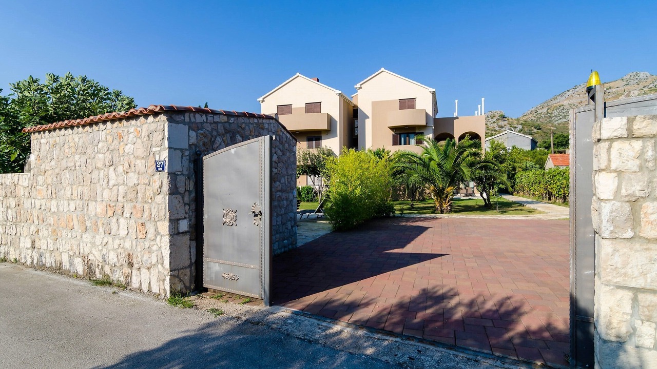 Photo of Outdoor in Celopeci