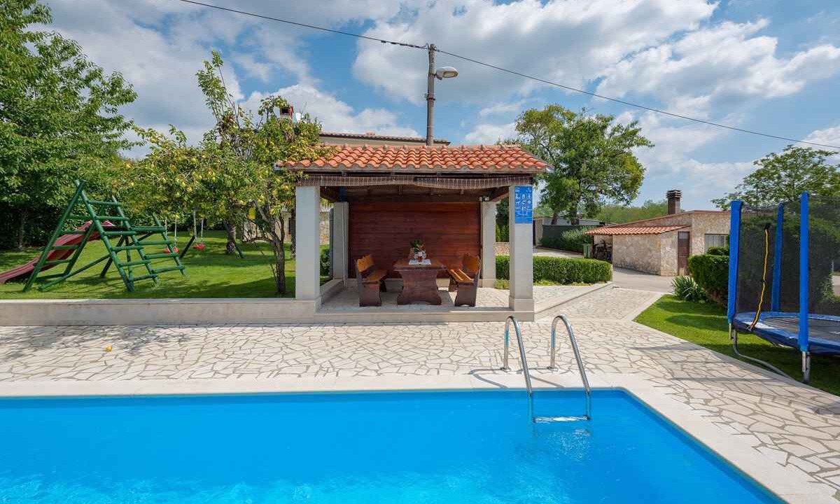Photo of Outdoor in Lindar