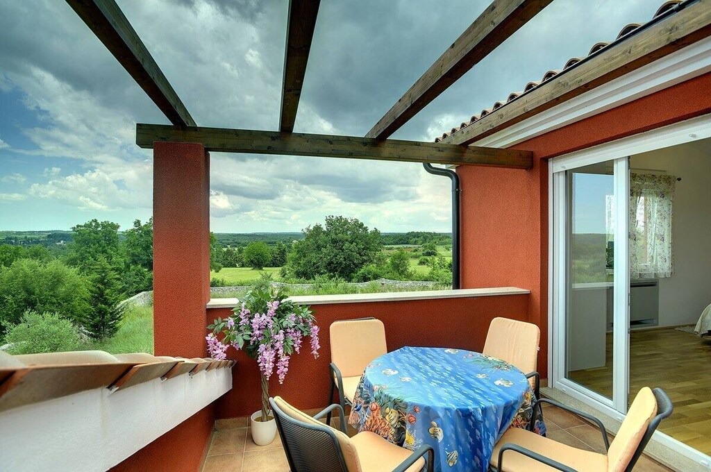 Photo of Patio Balcony in Bratulici