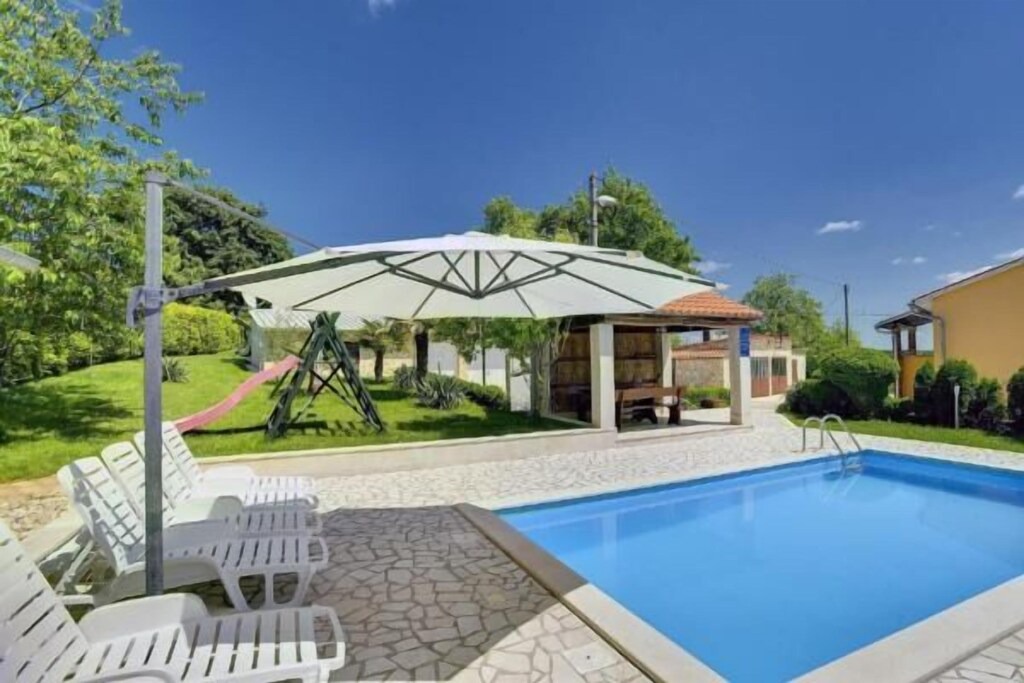 Photo of Outdoor in Lindar