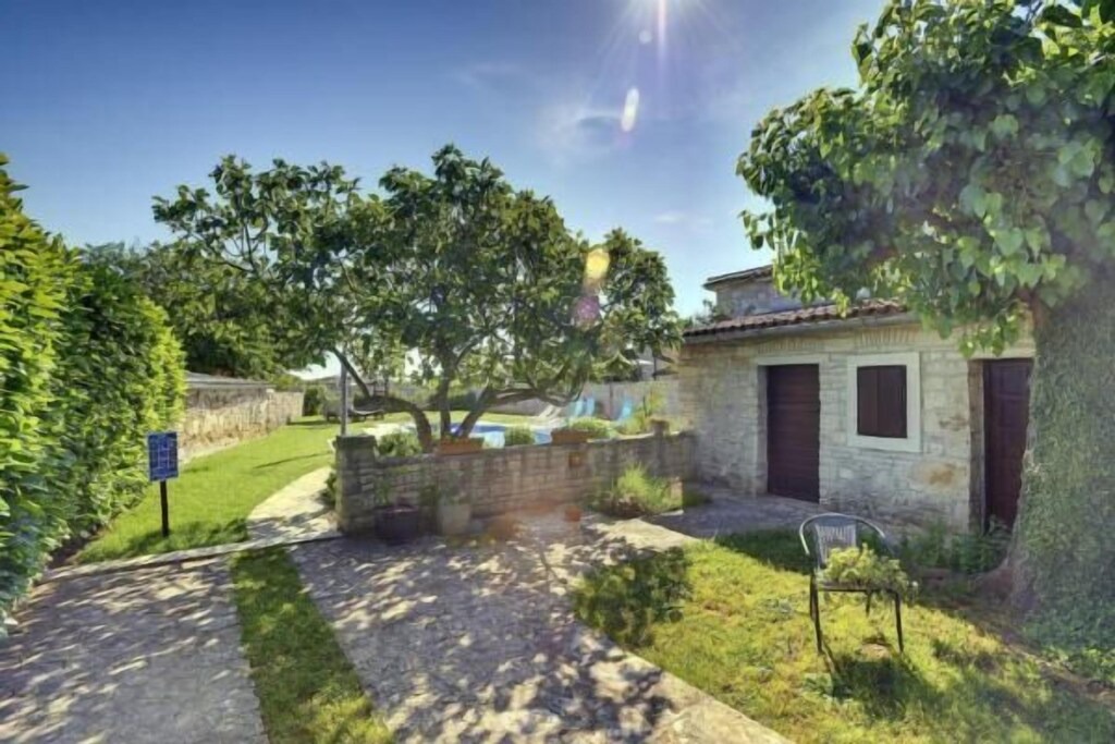 Photo of Buildings in Orbanici