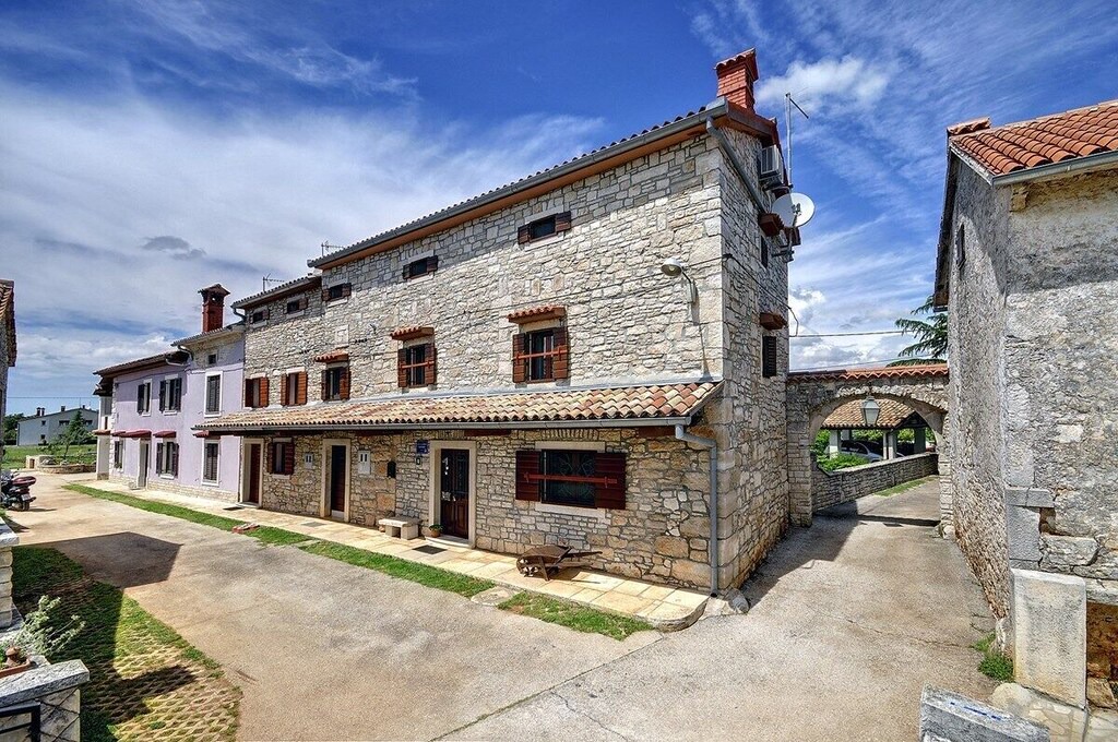 Photo of Buildings in Orbanici
