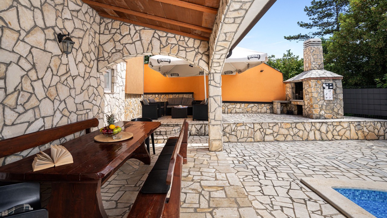 Photo of Outdoor in Vinez