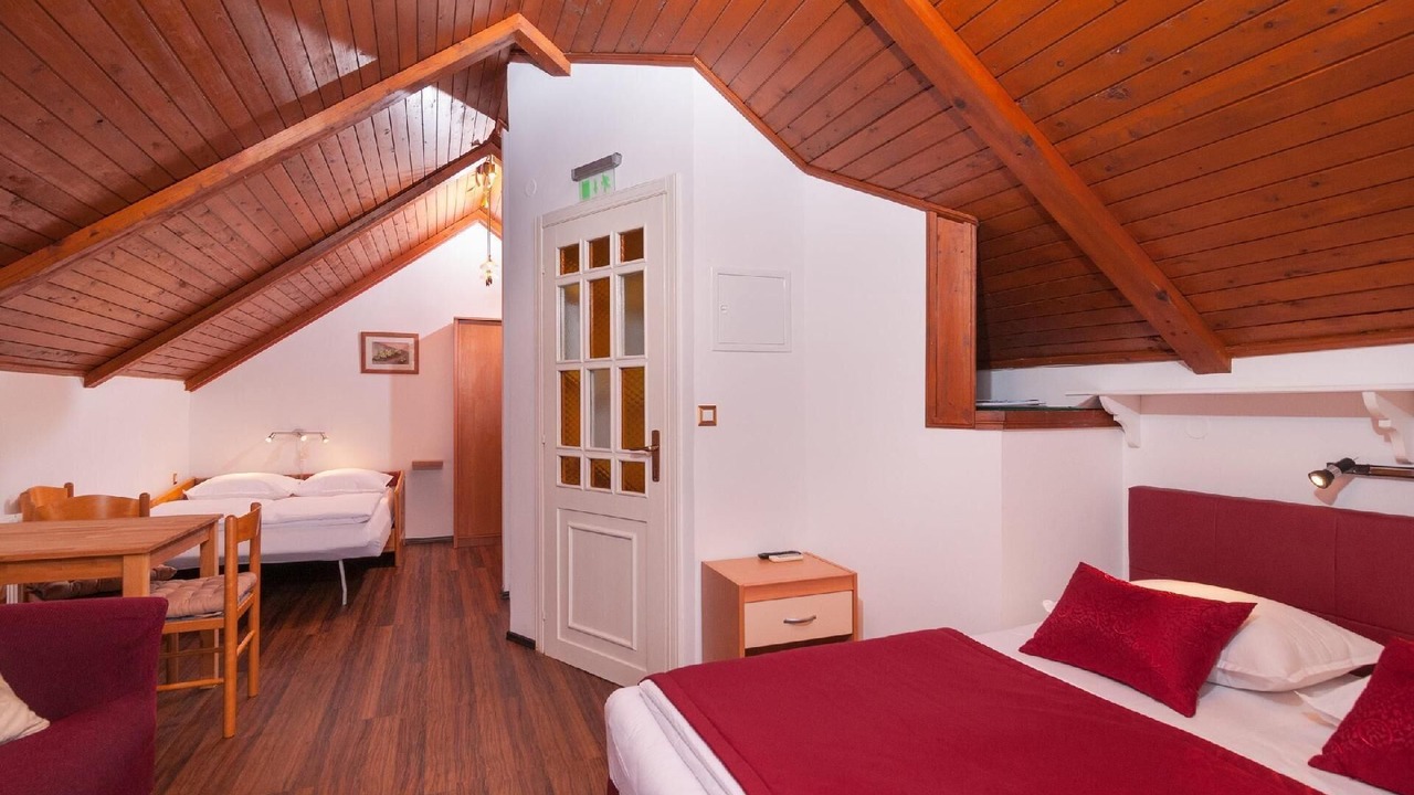 Photo of Bedroom in Tice