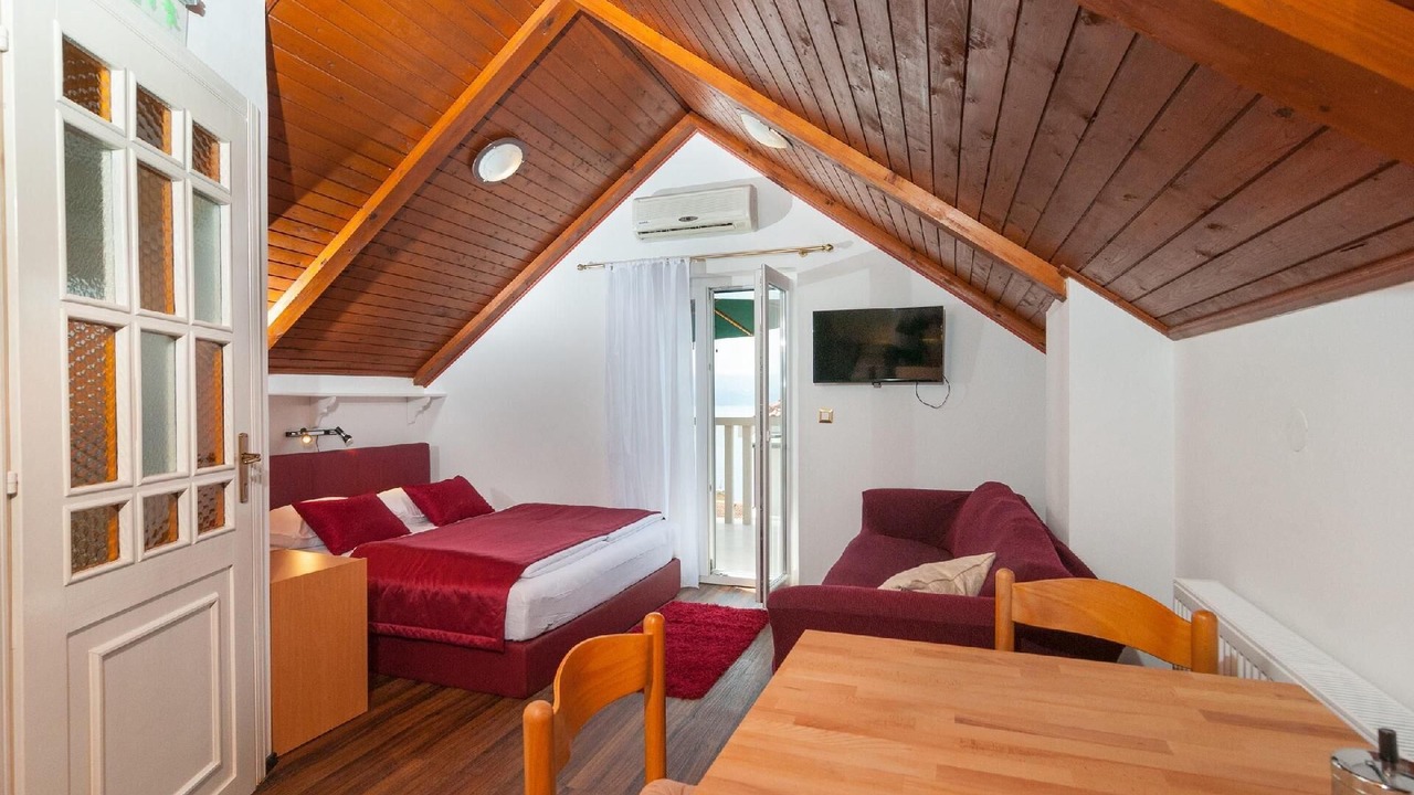Photo of Bedroom in Tice