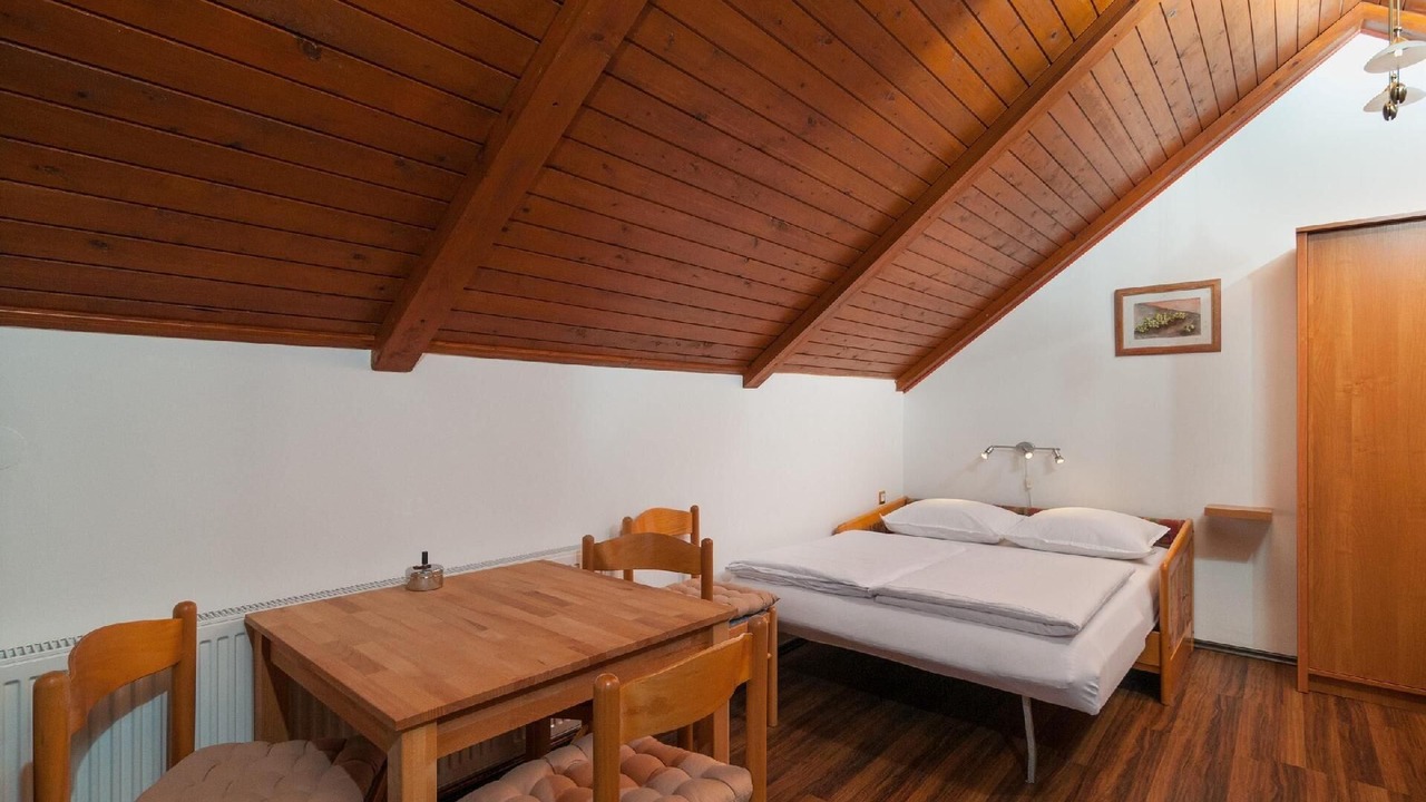 Photo of Bedroom in Tice