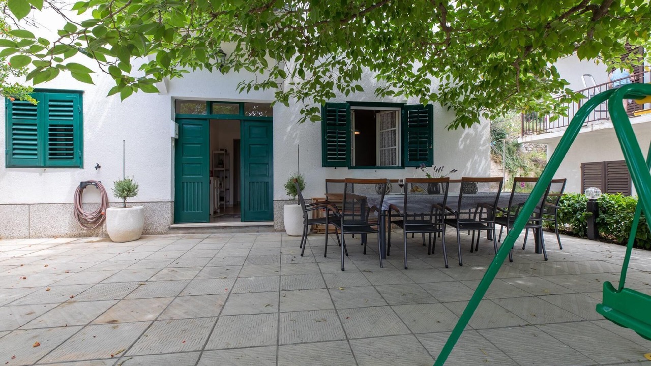 Photo of Outdoor in Medici