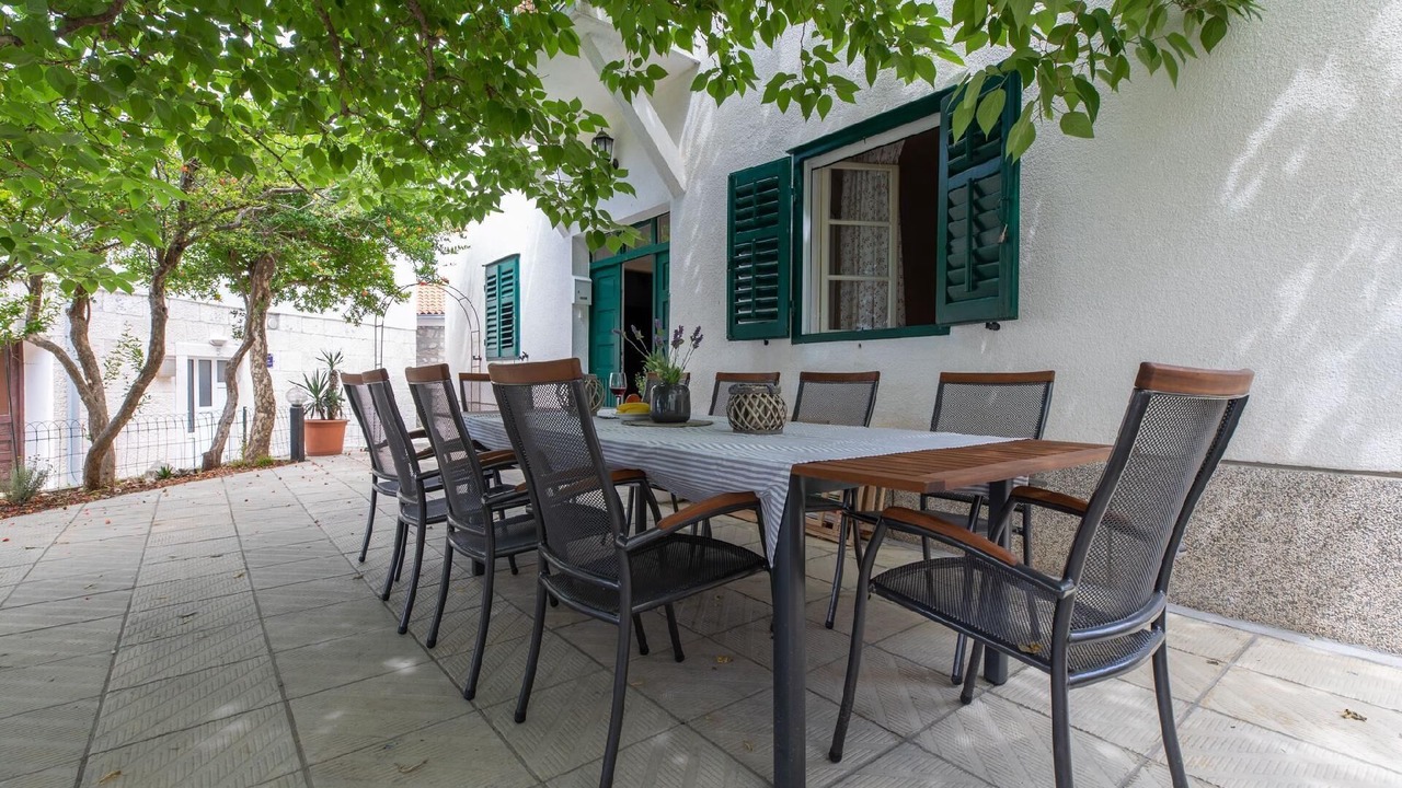 Photo of Outdoor in Medici