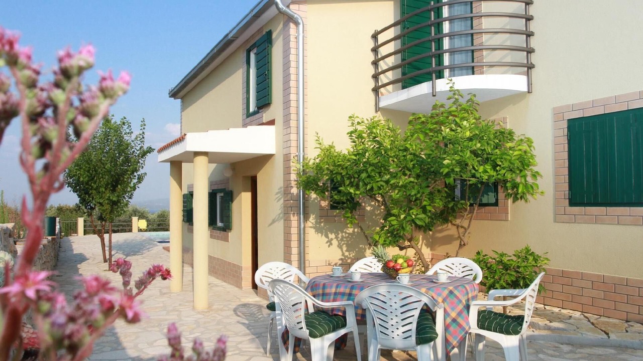 Photo of Outdoor in Grohote