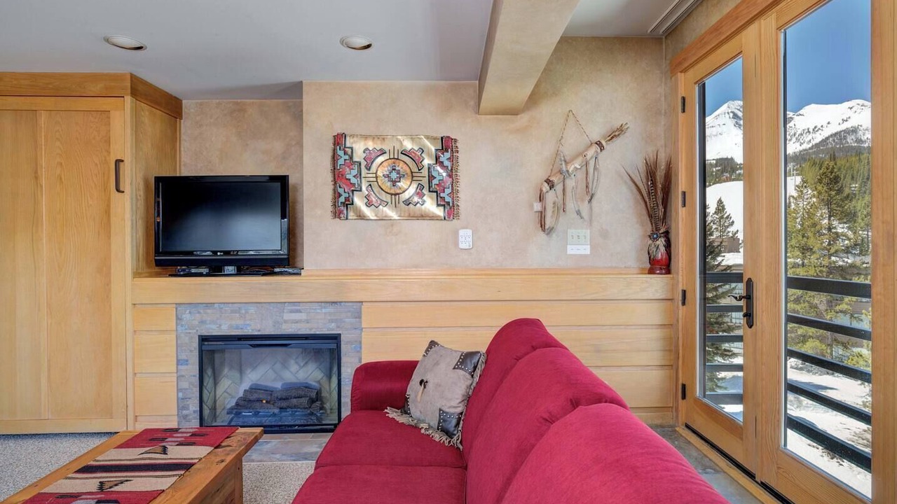 Photo of Livingroom in Big Sky