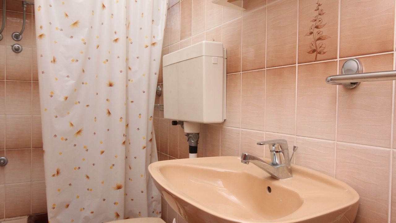 Photo of Bathroom in Metajna