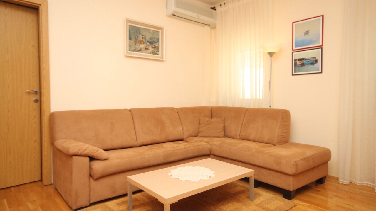 Photo of Livingroom in Cove Murtar