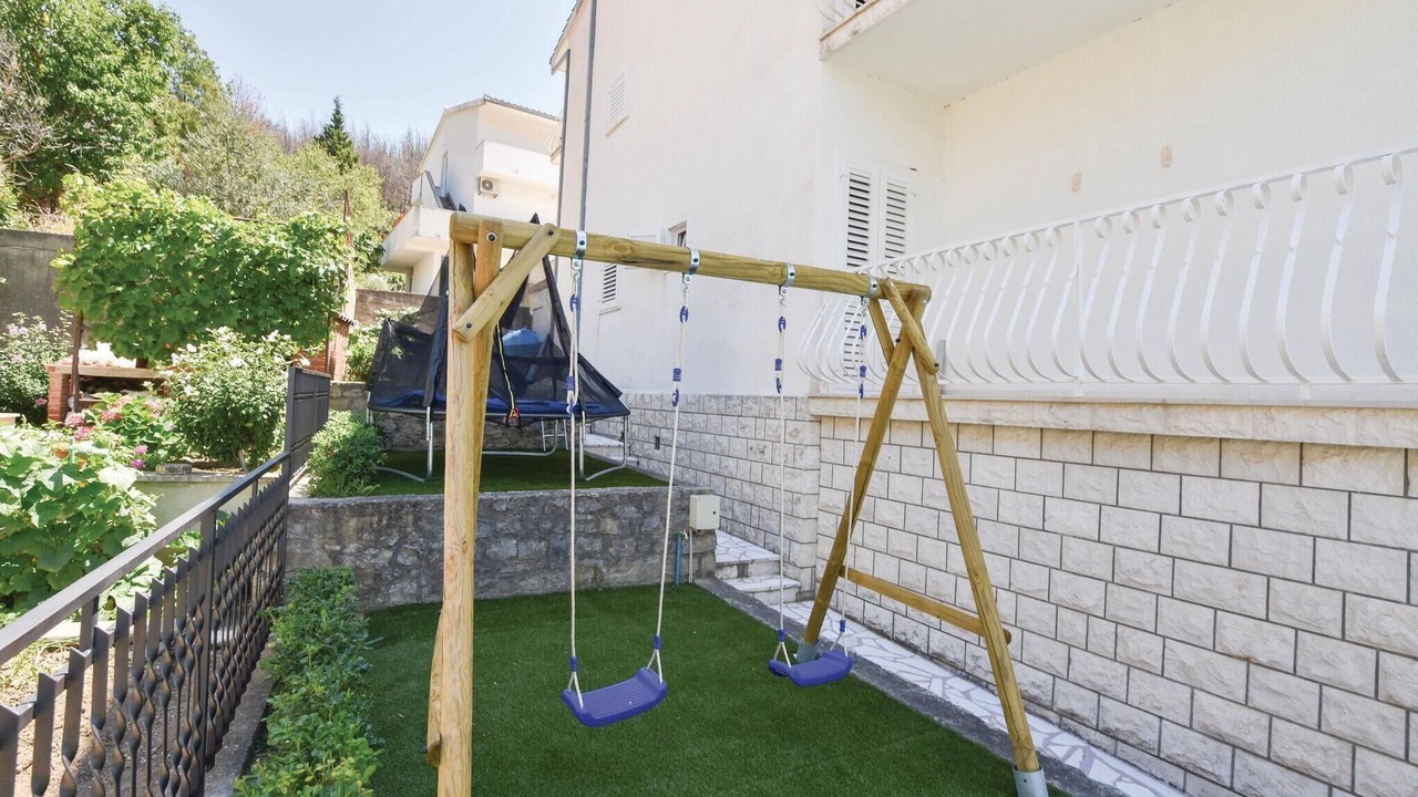 Photo of Outdoor in Srinjine
