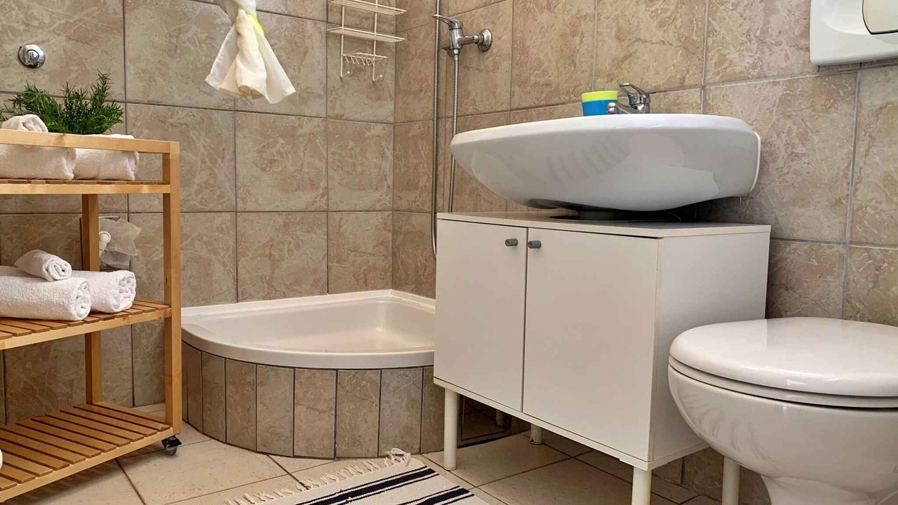 Photo of Bathroom in Silo