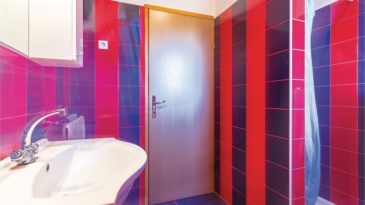 Photo of Bathroom in Peruski