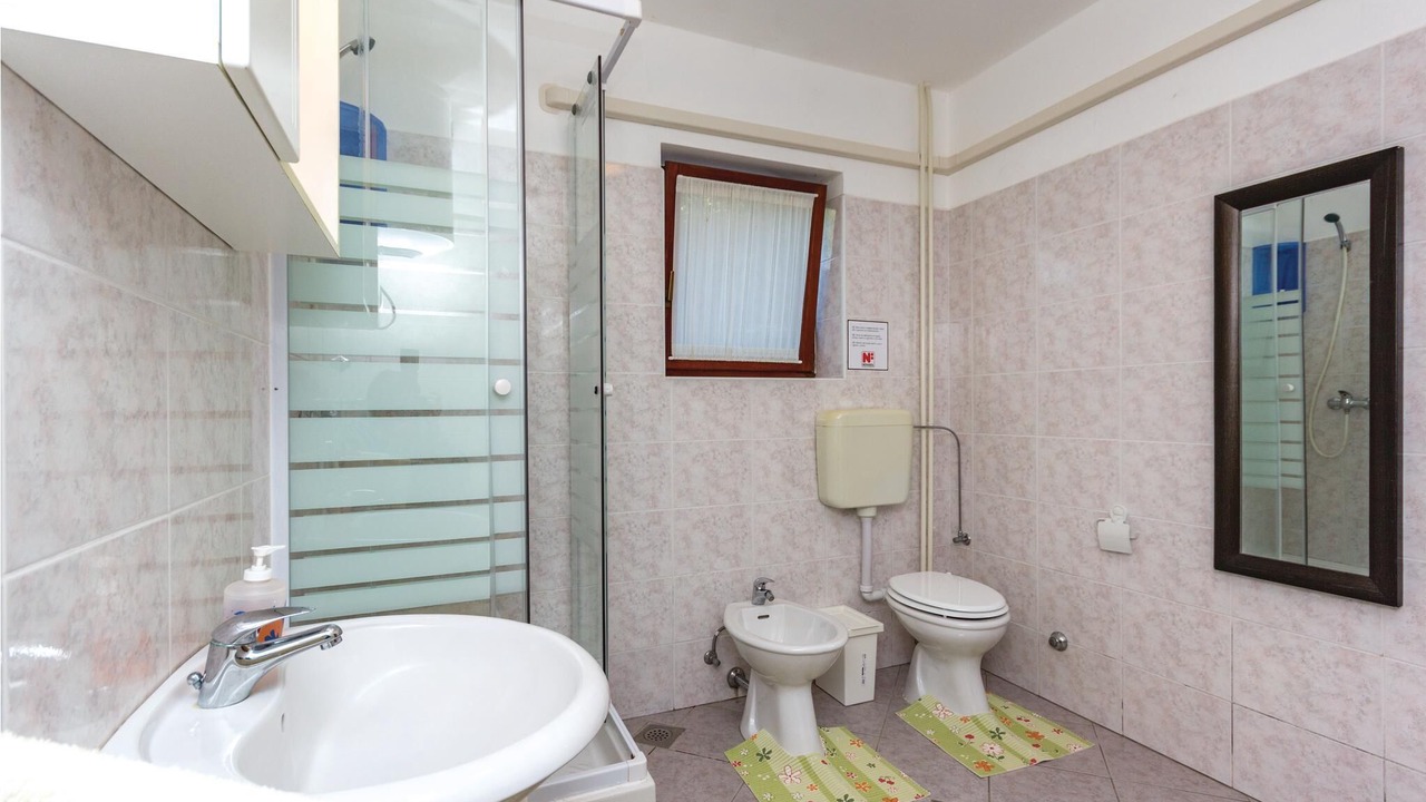 Photo of Bathroom in Vinkuran