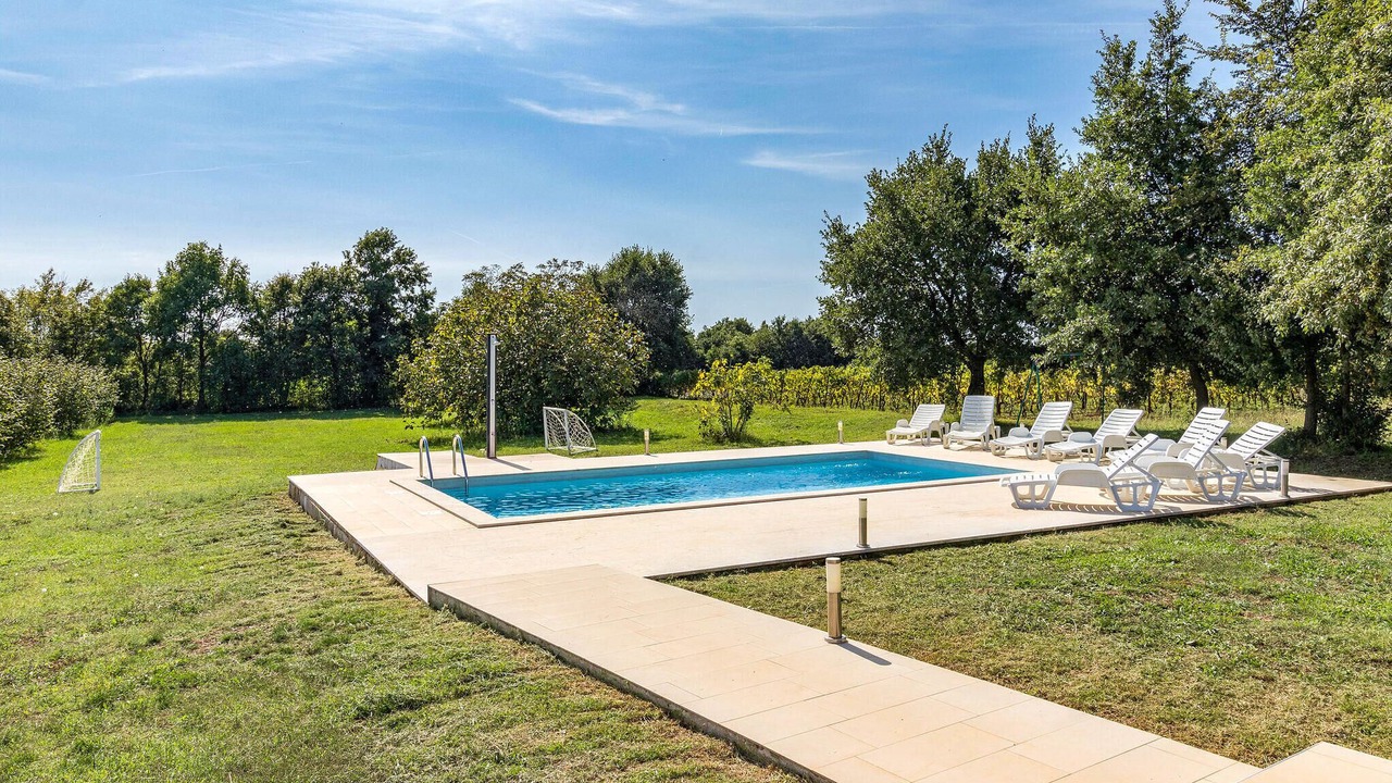 Photo of Outdoor in Muntic