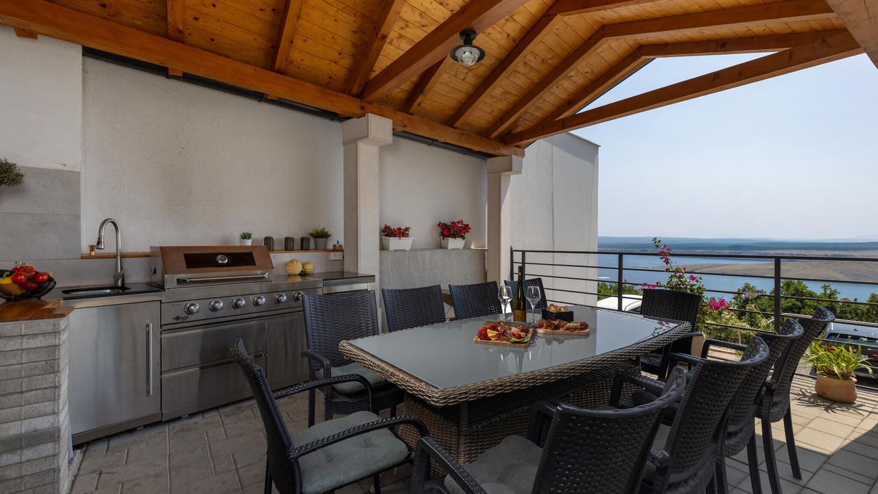 Photo of Outdoor in Smrika