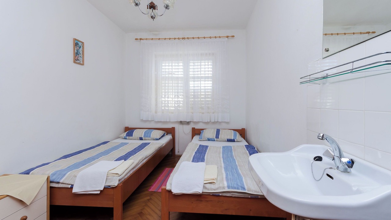 Photo of Bedroom in Barbat na Rabu
