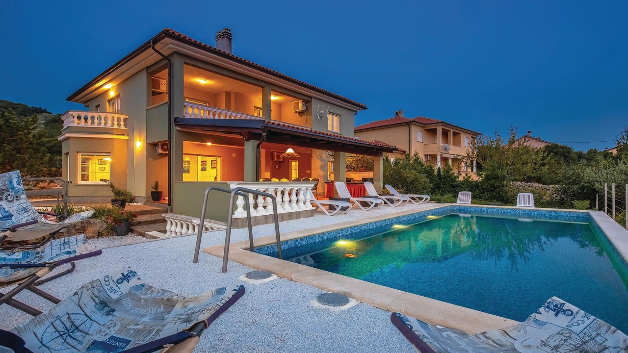 Photo of Outdoor in Smrika