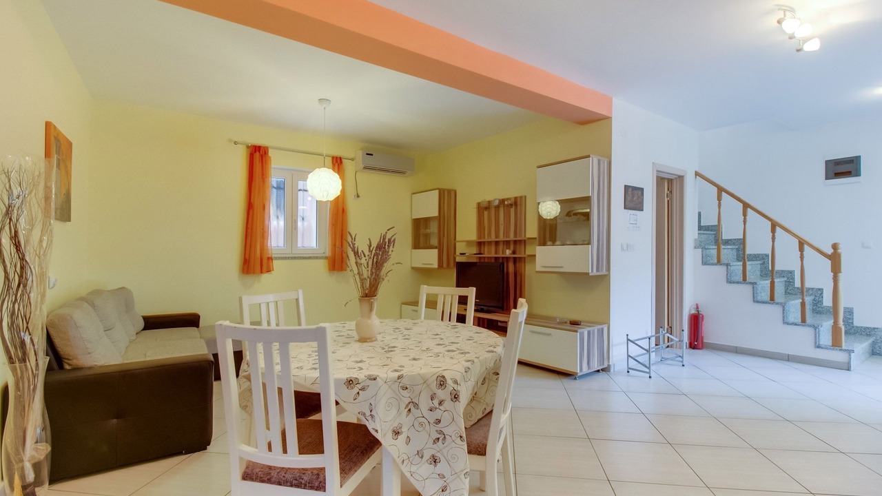 Photo of Livingroom in Cove Murtar