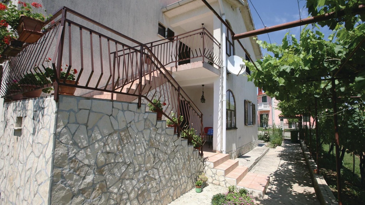 Photo of Others in Kapelica