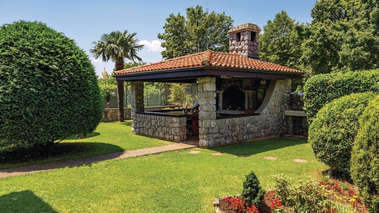 Photo of Outdoor in Sarsoni