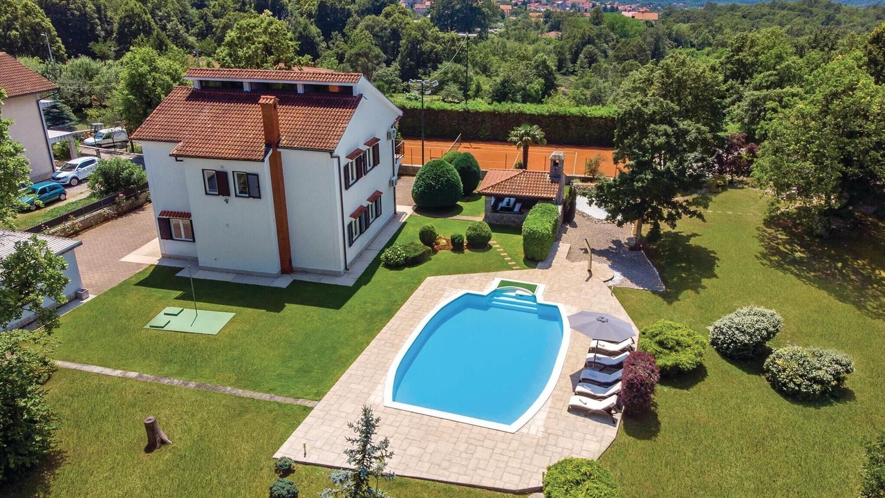 Photo of Outdoor in Sarsoni