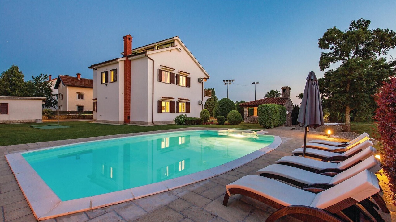 Photo of Outdoor in Sarsoni