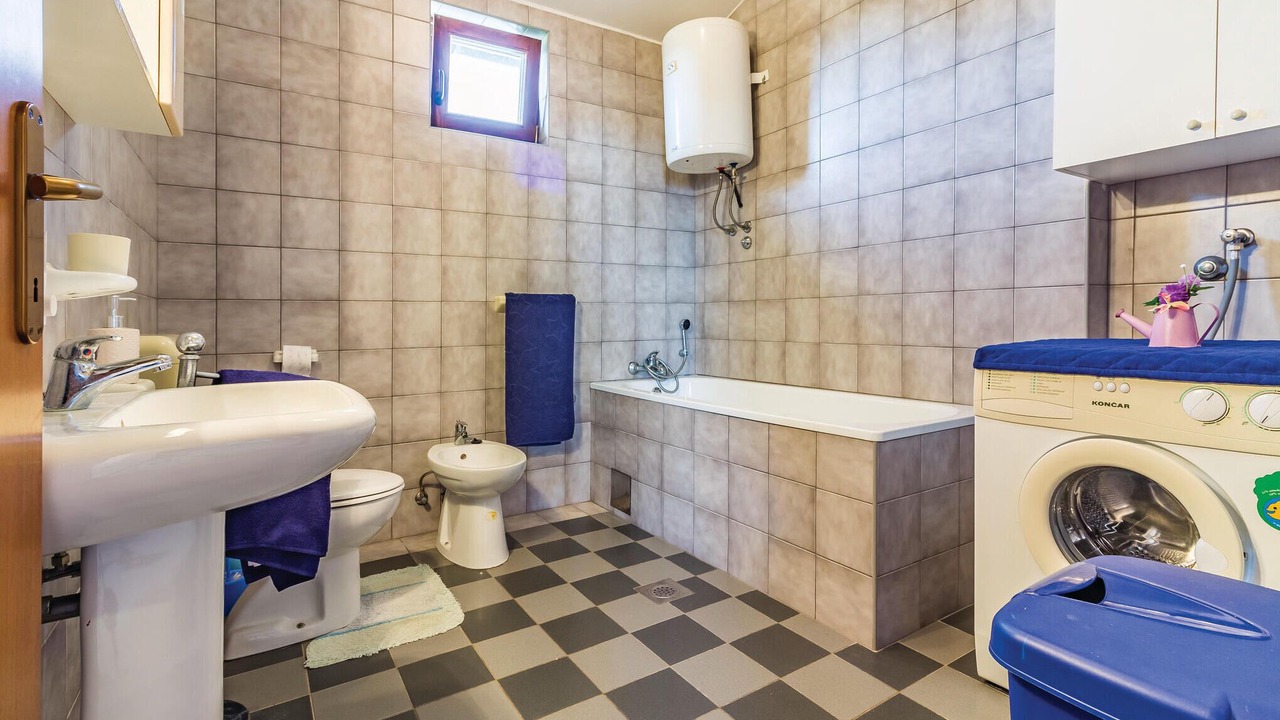 Photo of Bathroom in Vinkuran
